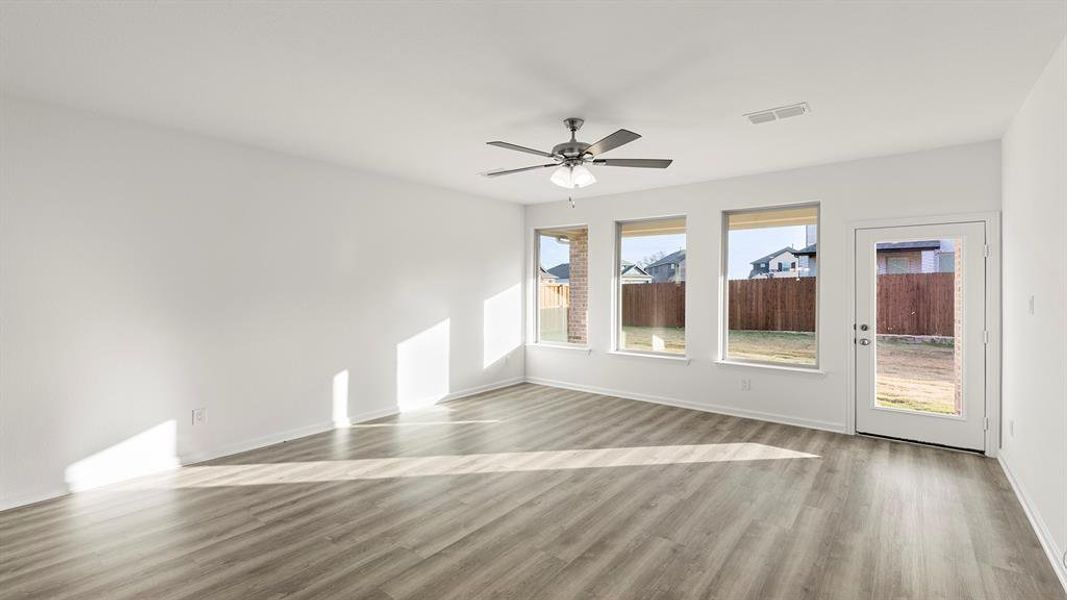 09. 758 Gentle Bird - Family