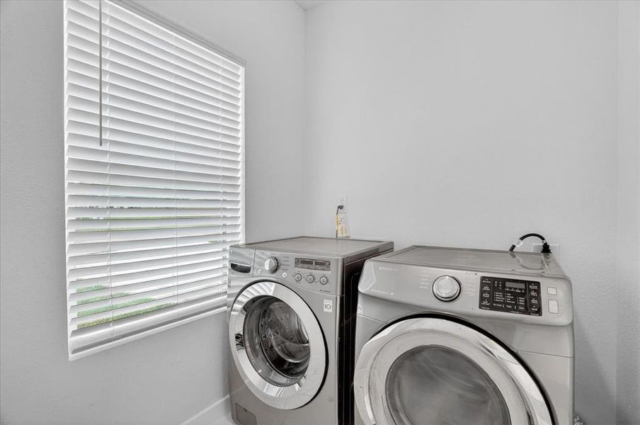 Close-up of interior finishes inside a home in , Granbury (Image 19).