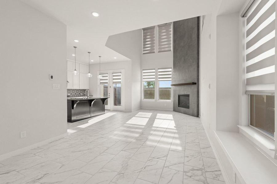 Spacious, unfurnished interior of a new home in , Fulshear (Image 31).