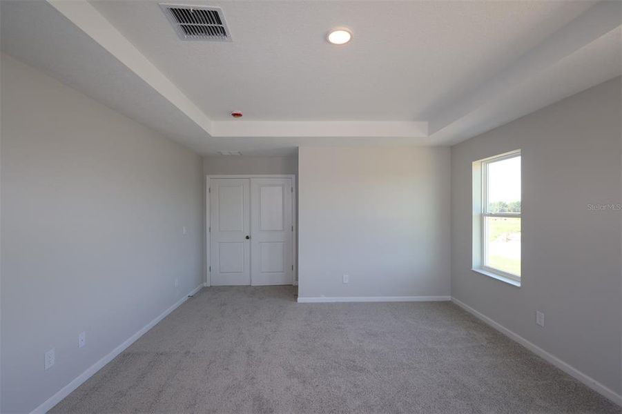 Spacious, unfurnished interior of a new home in Bay Lake Farms, St. Cloud (Image 28).