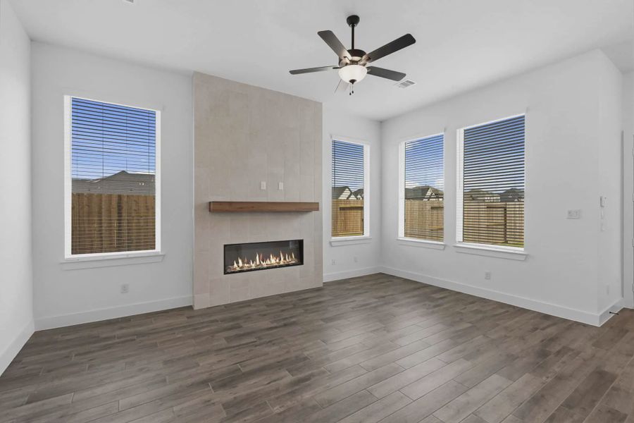 Representative unfurnished interior of a home built from the Sorenstam by Chesmar Homes in Riceland Alley Loads, Mont Belvieu (Image 56).