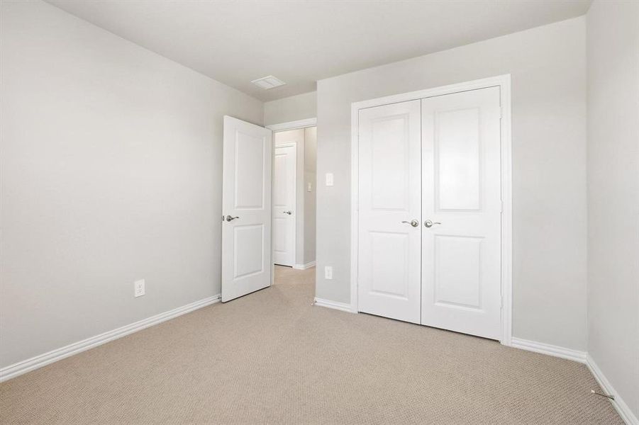 Spacious, unfurnished interior of a new home in Westmoor, Sherman (Image 32).