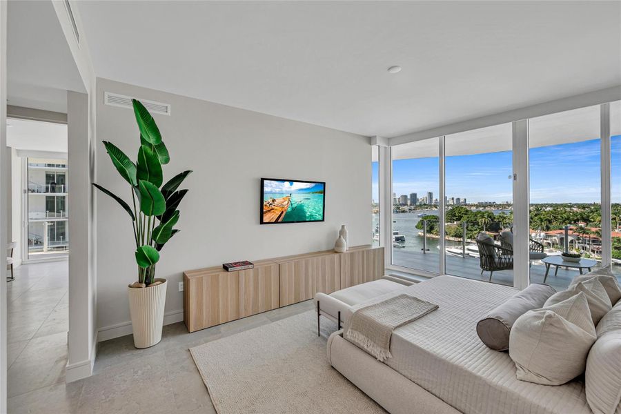Furnished interior view inside a new home in , Fort Lauderdale (Image 72).