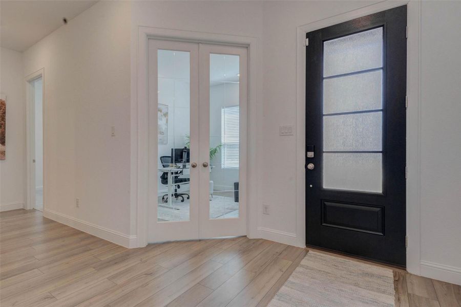 Spacious, unfurnished interior of a new home in Cross Creek West, Fulshear (Image 12).