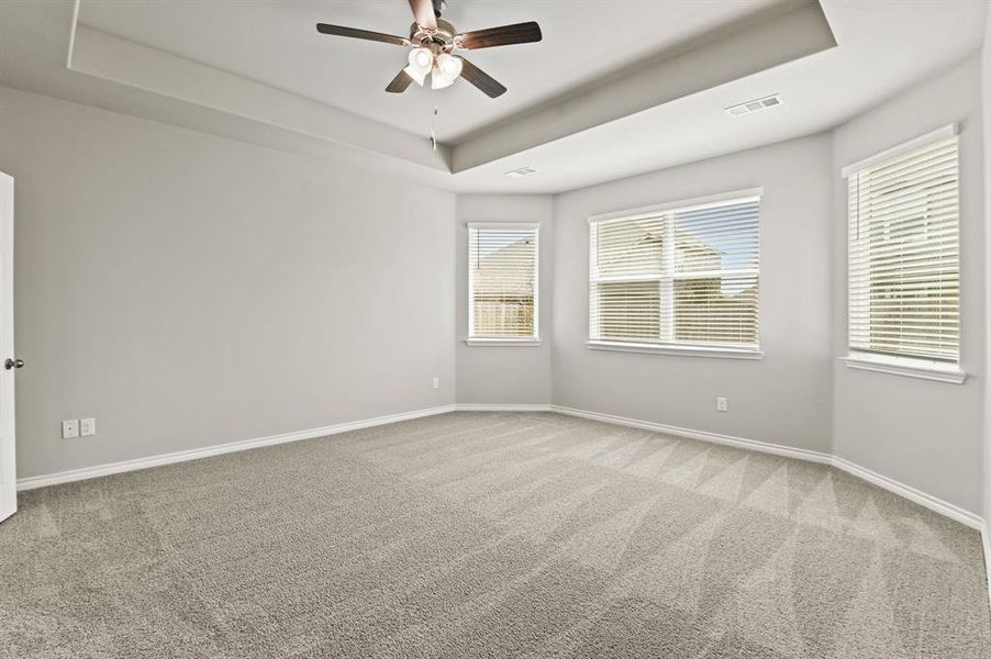 Spacious, unfurnished interior of a new home in Deer Creek, Fort Worth (Image 21). Spacious, unfurnished interior of a new home in Deer Creek, Fort Worth (Image 21).