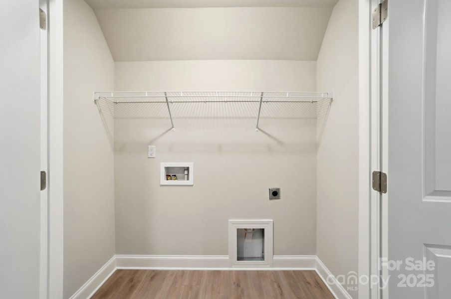 Spacious, unfurnished interior of a new home in Harrisburg Village, Harrisburg (Image 23).