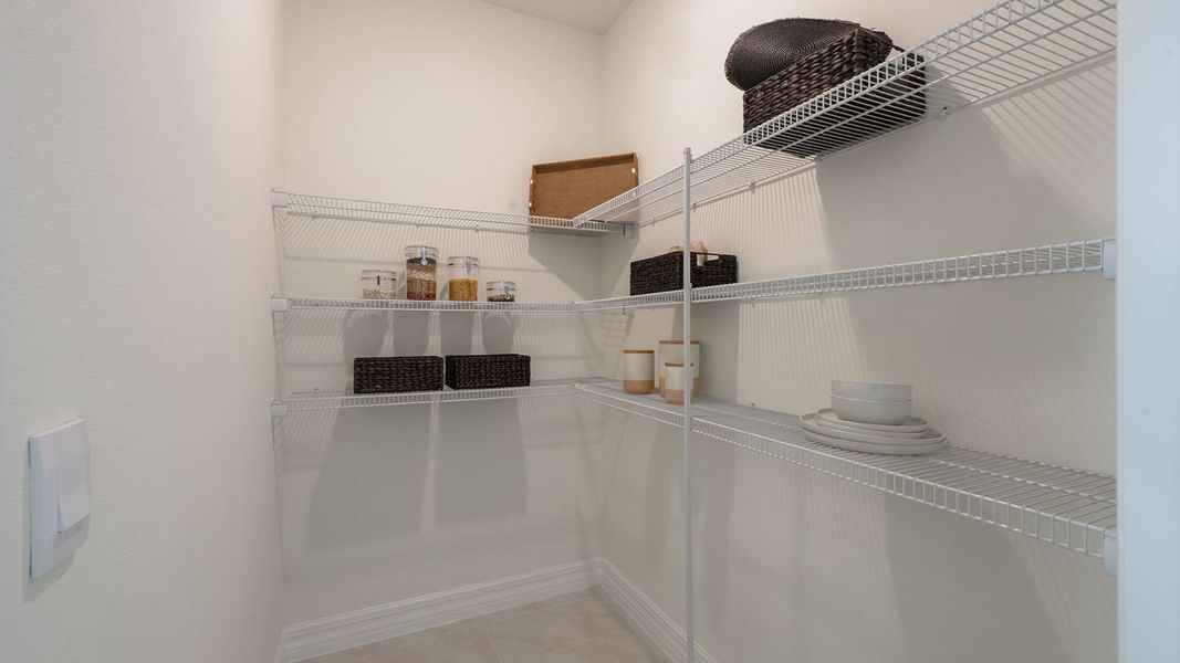 Spacious, unfurnished interior of a new home in Lakes of Mount Dora, Mount Dora (Image 23).