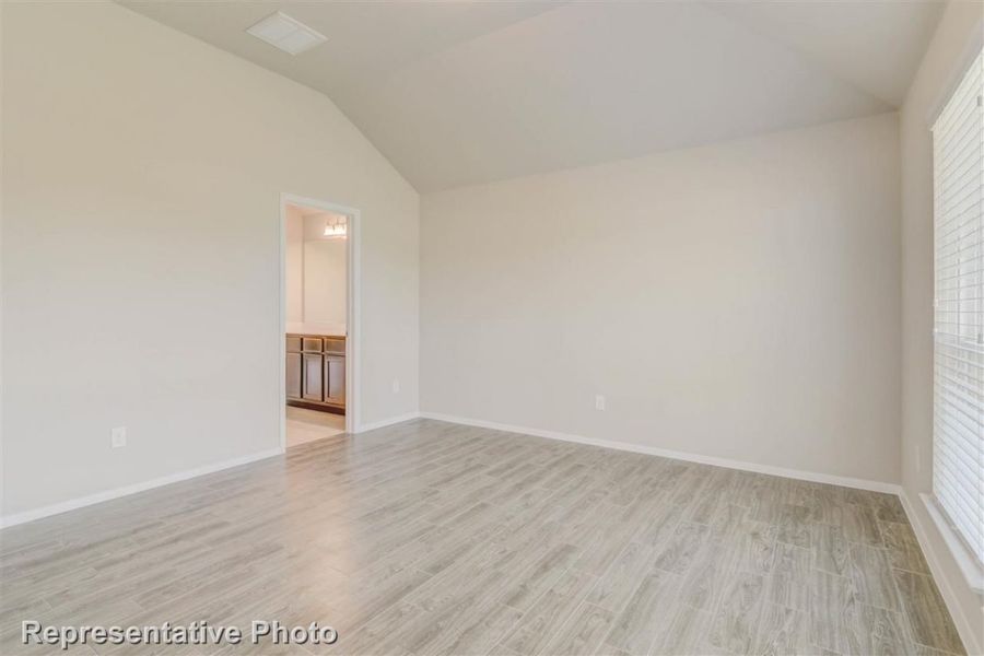 Representative unfurnished interior of a home built from the Harvest Ridge 1575 by Brohn Homes in Harvest Ridge, Elgin (Image 8).