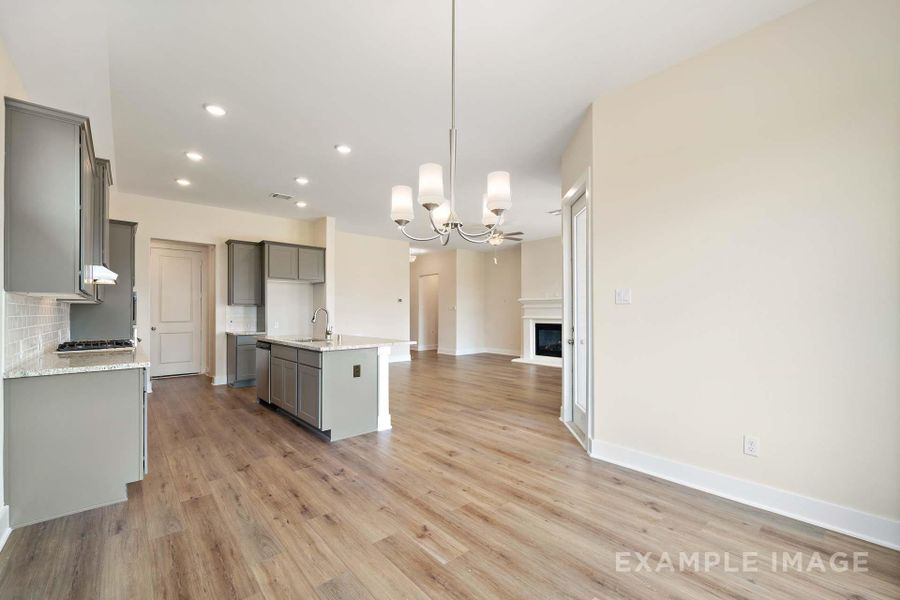 Spacious, unfurnished interior of a new home in Lago Mar, Texas City (Image 22).