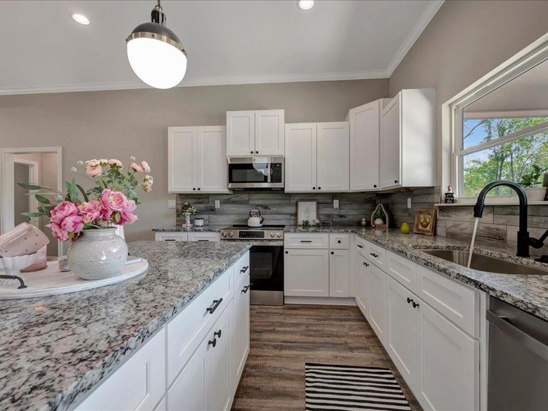 Furnished interior view inside a new home in , Lufkin (Image 4). Furnished interior view inside a new home in , Lufkin (Image 4).