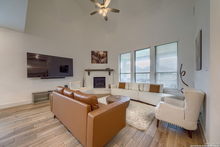 Furnished interior view inside a new home in Regent Park, Boerne (Image 16).