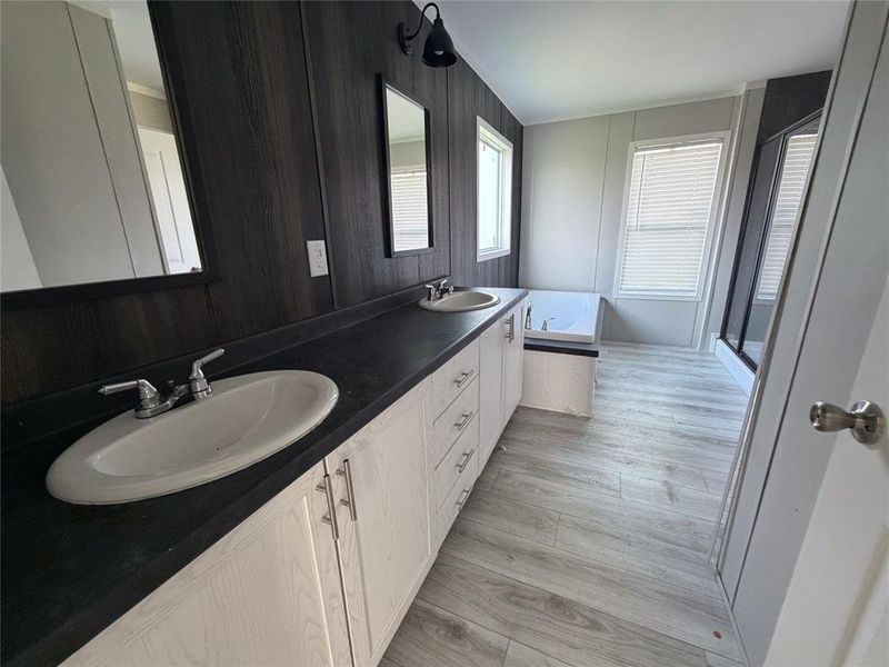 Furnished interior view inside a new home in , Grandview (Image 7).