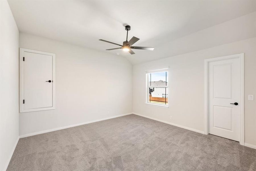 Spacious, unfurnished interior of a new home in Villages of Walnut Grove, Midlothian (Image 18).