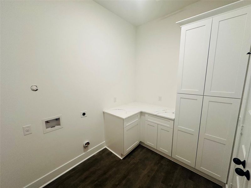 Spacious, unfurnished interior of a new home in , Huffman (Image 9).