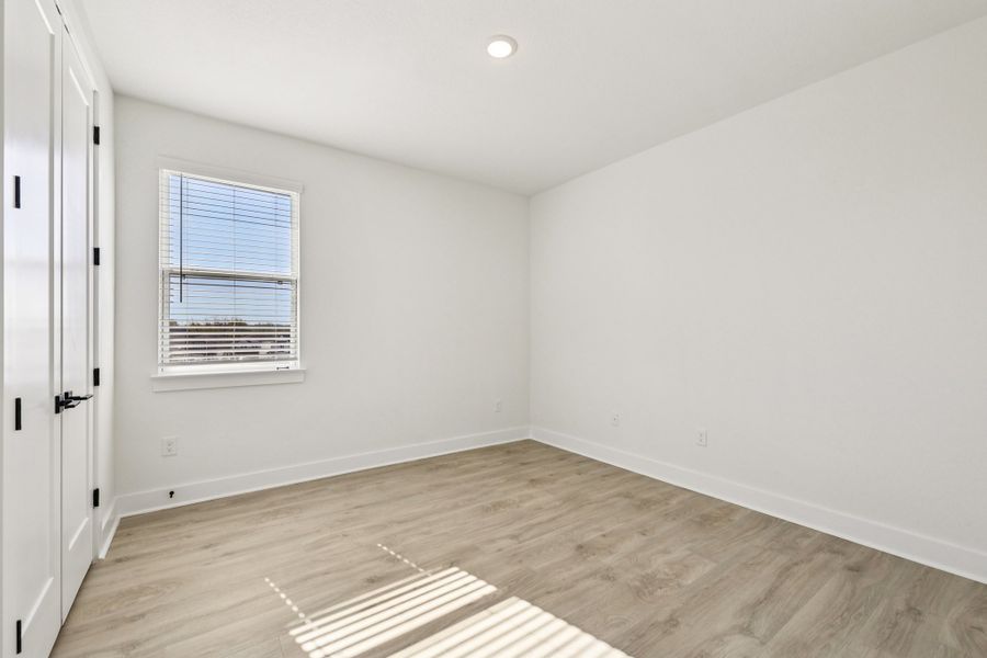 Spacious, unfurnished interior of a new home in Foxfield, Austin (Image 21).