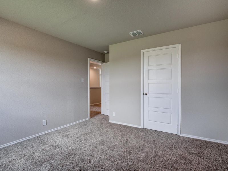 Representative unfurnished interior of a home built from the The Murray I by Davidson Homes LLC in Comanche Ridge, San Antonio (Image 27).