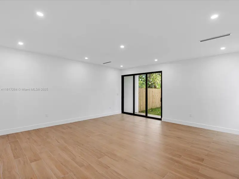 Spacious, unfurnished interior of a new home in , Miami (Image 15).