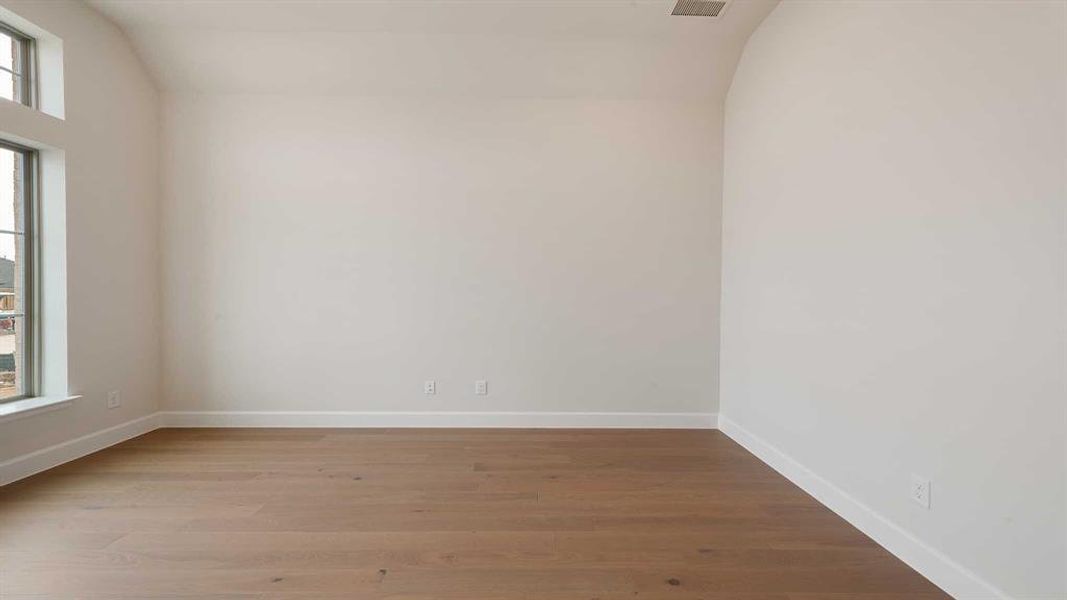 Spacious, unfurnished interior of a new home in Trinity Falls, McKinney (Image 22).