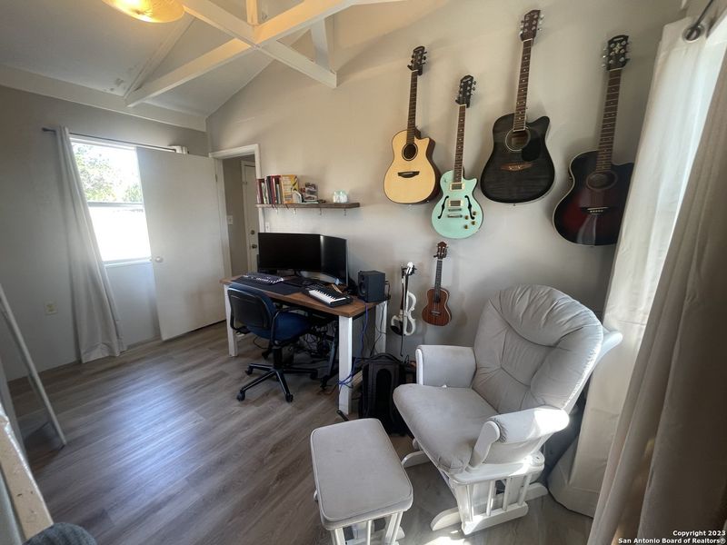 Furnished interior view inside a new home in , Bandera (Image 43).