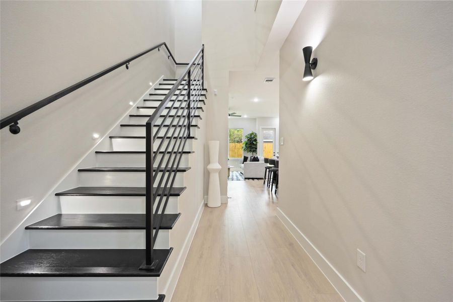 Spacious, unfurnished interior of a new home in , Houston (Image 35).