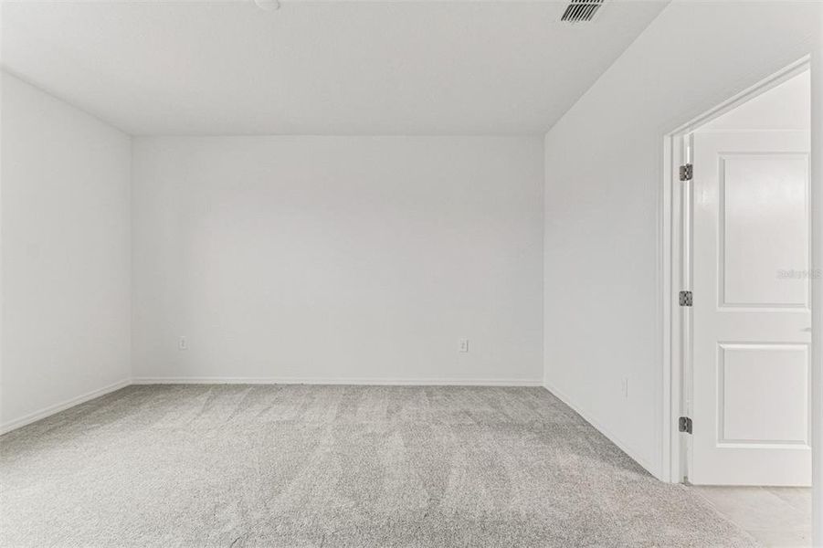 Spacious, unfurnished interior of a new home in Southpointe, Palmetto (Image 15).