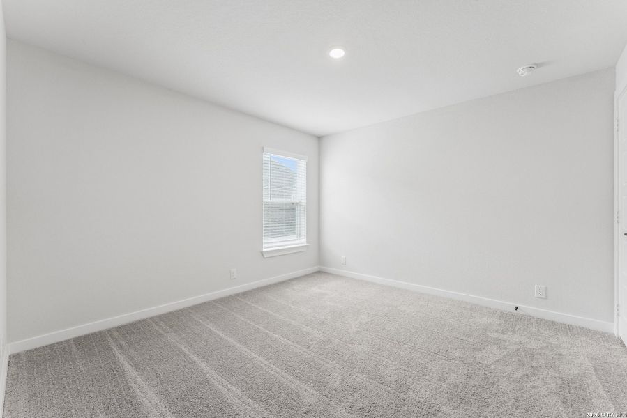 Spacious, unfurnished interior of a new home in Mayfair - Select Garden Series, New Braunfels (Image 4).