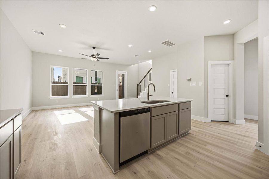 Furnished interior view inside a new home in Alicante, Houston (Image 5).