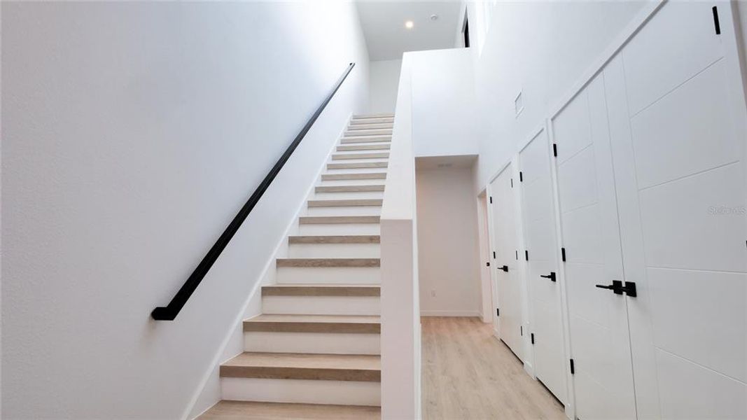 Spacious, unfurnished interior of a new home in , St. Petersburg (Image 38).