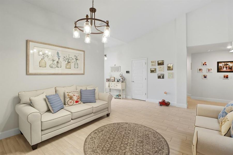 Furnished interior view inside a new home in , Dunnellon (Image 13).