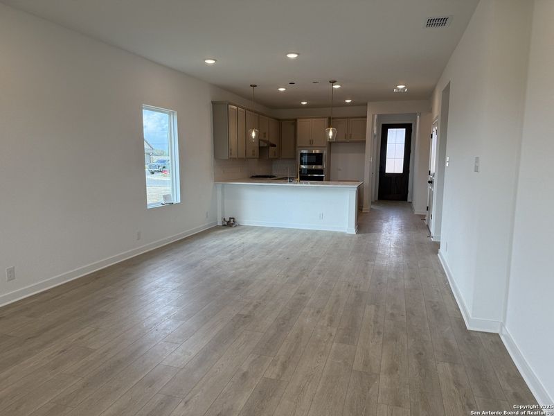 Spacious, unfurnished interior of a new home in Enclave at Hennersby Hollow 50's, San Antonio (Image 22).