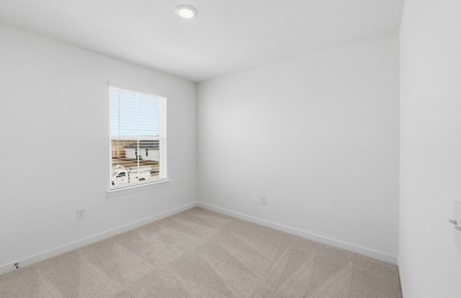 Spacious, unfurnished interior of a new home in Vantage, San Marcos (Image 13).
