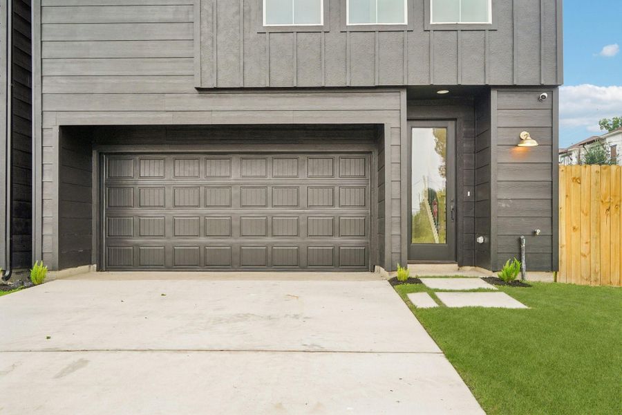 Exterior details and patio area of a home in , Houston (Image 28).