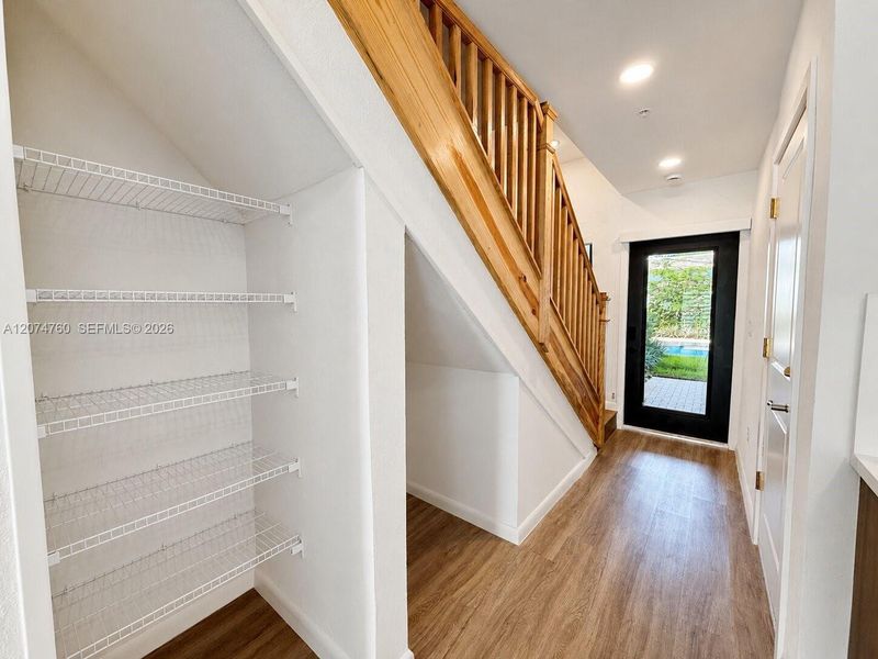 Spacious, unfurnished interior of a new home in , Hollywood (Image 27).