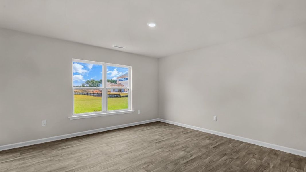Spacious, unfurnished interior of a new home in Wilson's Ridge, Smithfield (Image 20).