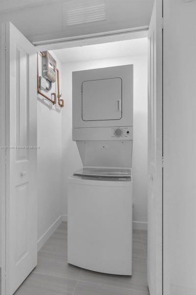 Furnished interior view inside a new home in , Miami Gardens (Image 4).