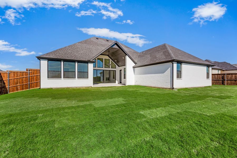 Exterior details and patio area of a home in NorthGlen, Haslet (Image 30).
