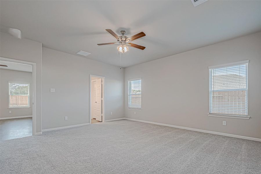 Spacious, unfurnished interior of a new home in Mill Creek Trails, Magnolia (Image 16).