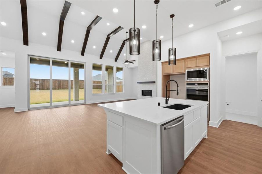 Furnished interior view inside a new home in Ridge Crossing, Waxahachie (Image 4).