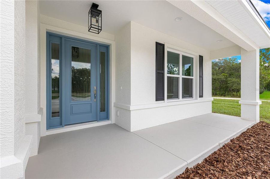 Exterior details and patio area of a home in , Dunnellon (Image 29).