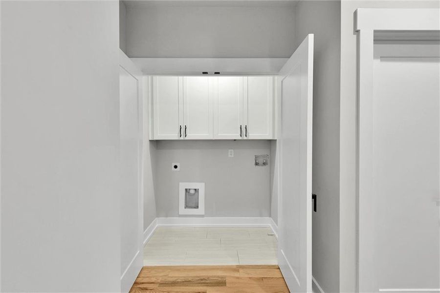 Spacious, unfurnished interior of a new home in , Atlanta (Image 37).