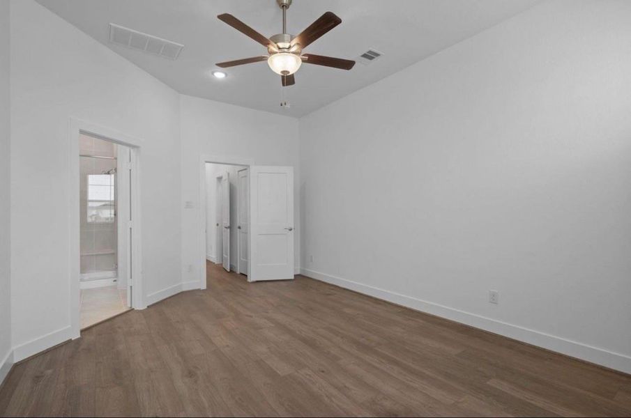Spacious, unfurnished interior of a new home in Meridiana Courtyard Collection, Manvel (Image 6). Spacious, unfurnished interior of a new home in Meridiana Courtyard Collection, Manvel (Image 6).