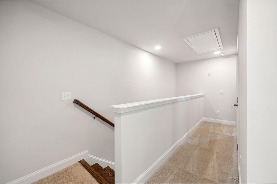 Spacious, unfurnished interior of a new home in Lakeview Commons, Goose Creek (Image 21).