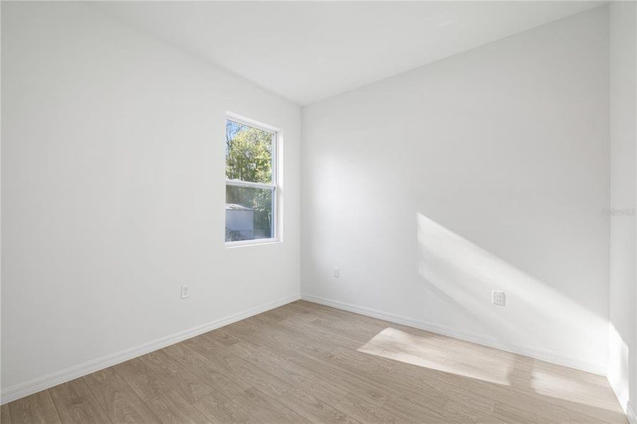 Spacious, unfurnished interior of a new home in , Dunnellon (Image 23).