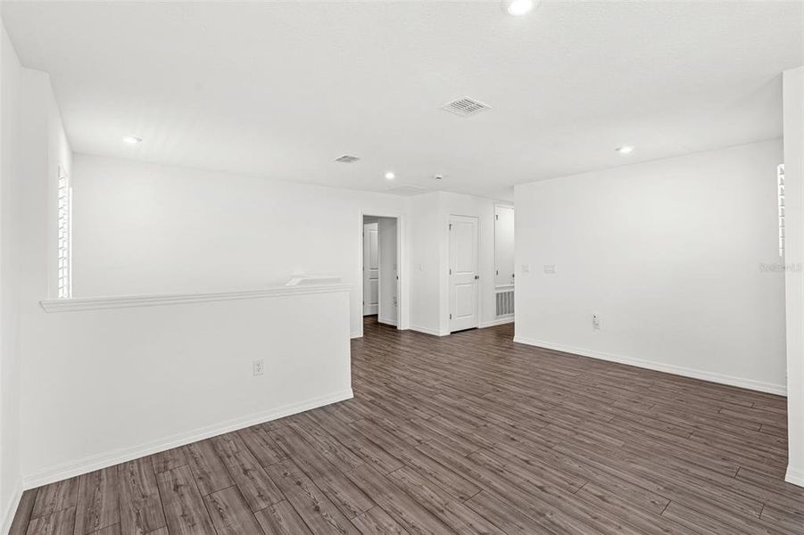 Spacious, unfurnished interior of a new home in , Deland (Image 26).