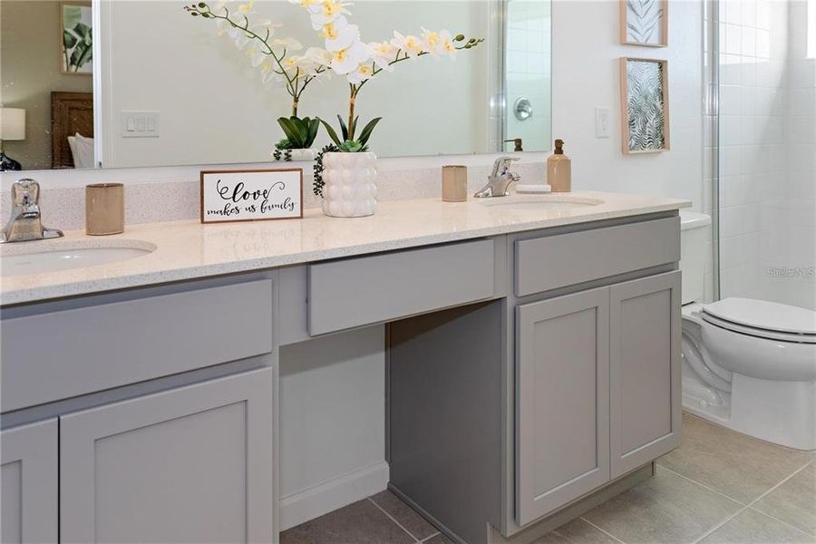 Furnished interior view inside a new home in , Orlando (Image 29).