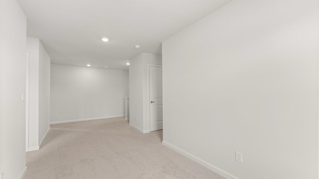 Representative unfurnished interior of a home built from the Green by D.R. Horton in Fairway 17 at Mirror Lake, Villa Rica (Image 35).