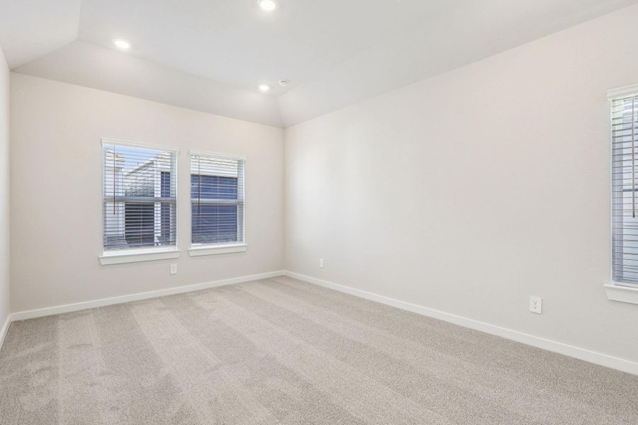 Spacious, unfurnished interior of a new home in , Kemah (Image 18).