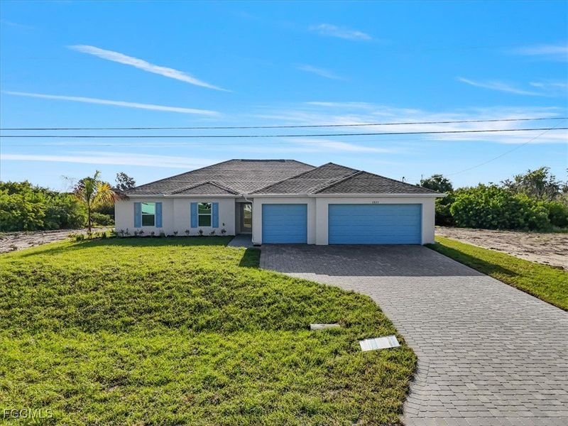 Image 37 of a home in Cape Coral.