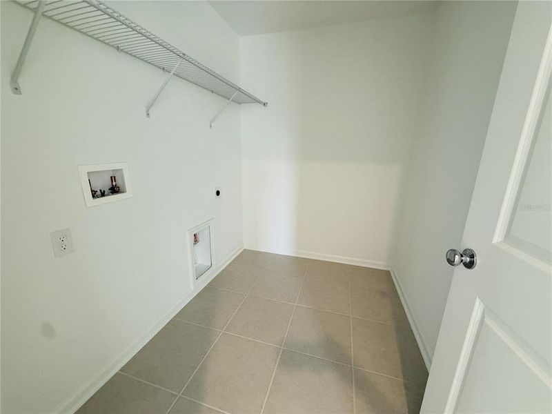 Spacious, unfurnished interior of a new home in Oak Hammock: Executive Key Collection, Deland (Image 9).