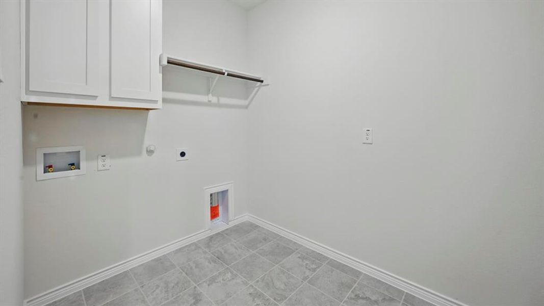 Spacious, unfurnished interior of a new home in Silverado, Aubrey (Image 34).